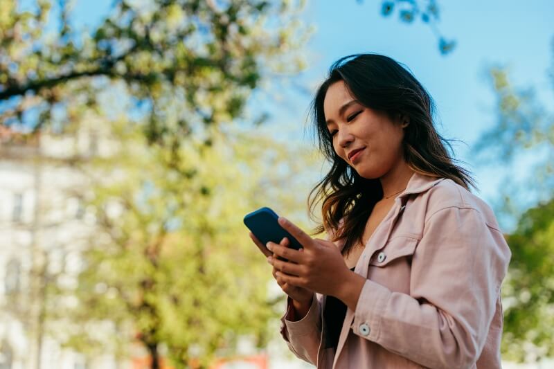Women on the phone ready to help